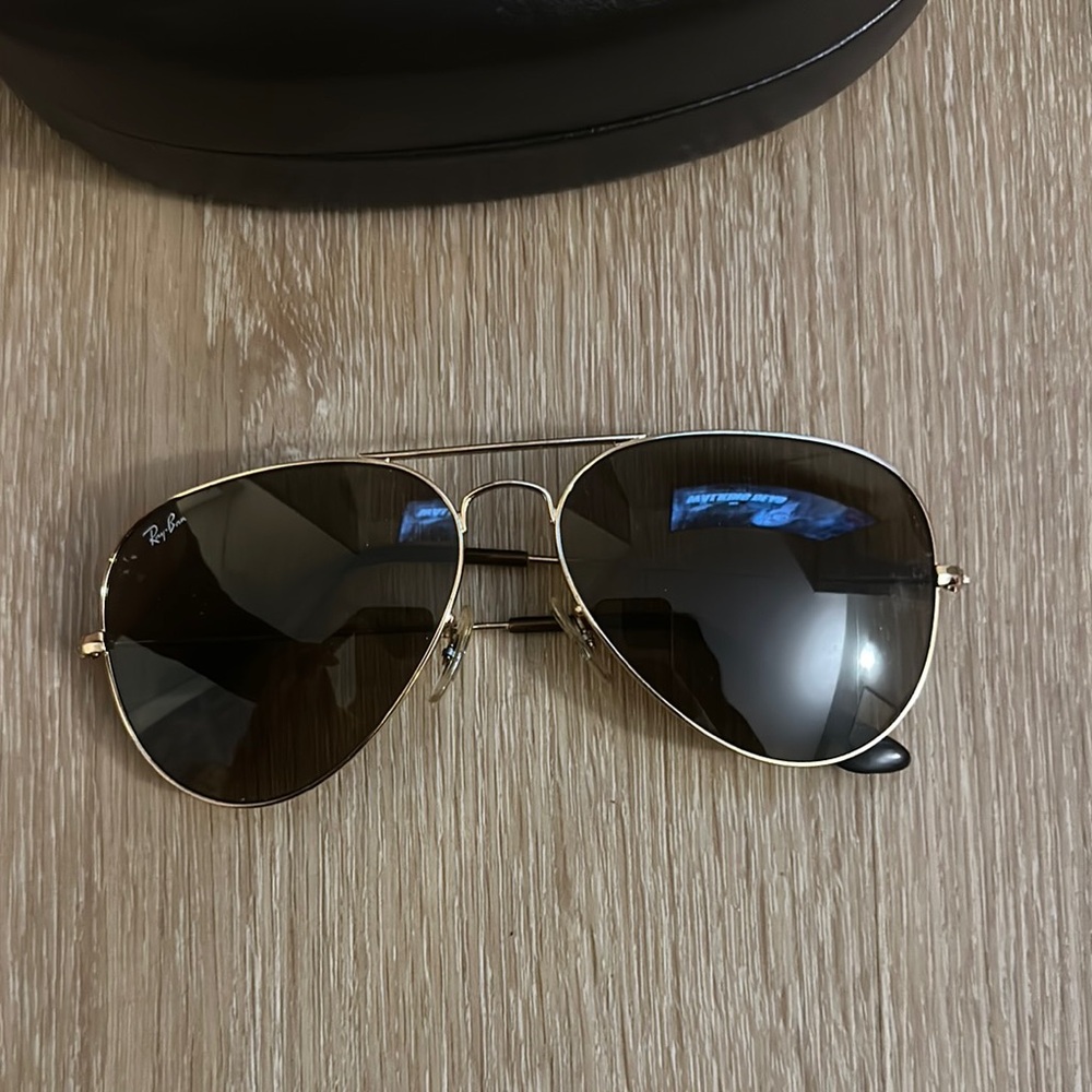Ray-Ban Gold Frame Aviator Sunglasses
